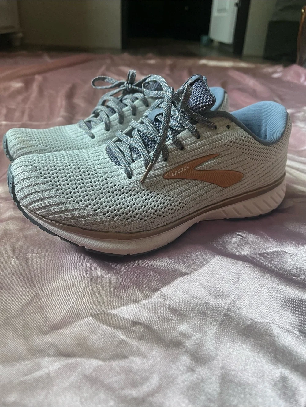 Brooks Women’s Gray Revel 3 Running Shoes with Rose Gold Logo